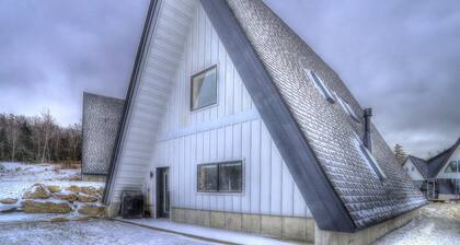 Parmachenee A-Frame #10 | Ski-in/out at Saddleback