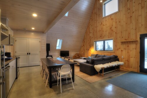 Parmachenee A-Frame #10 | Ski-in/out at Saddleback