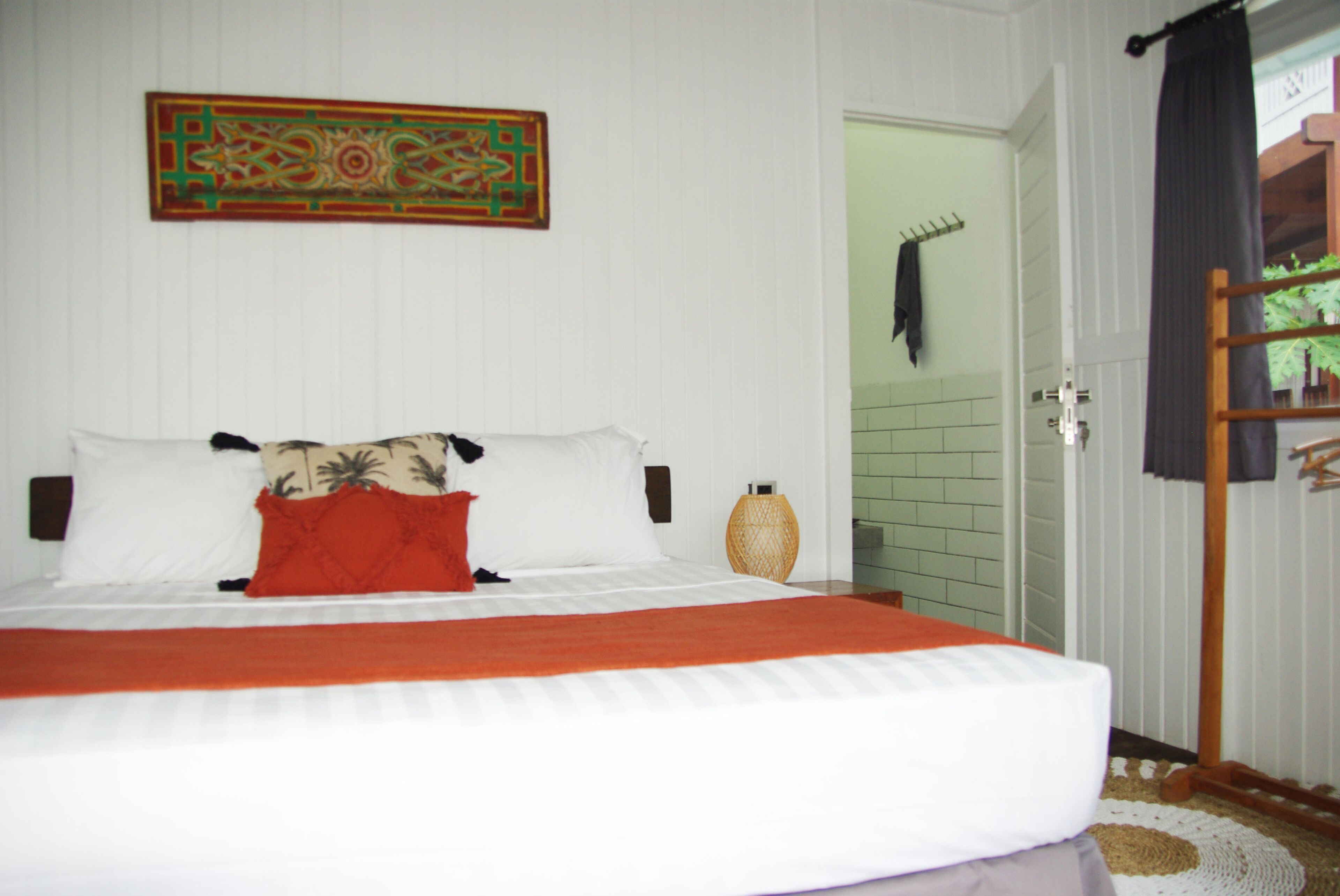 Literie de qualité, lit avec matelas à plateau-coussin