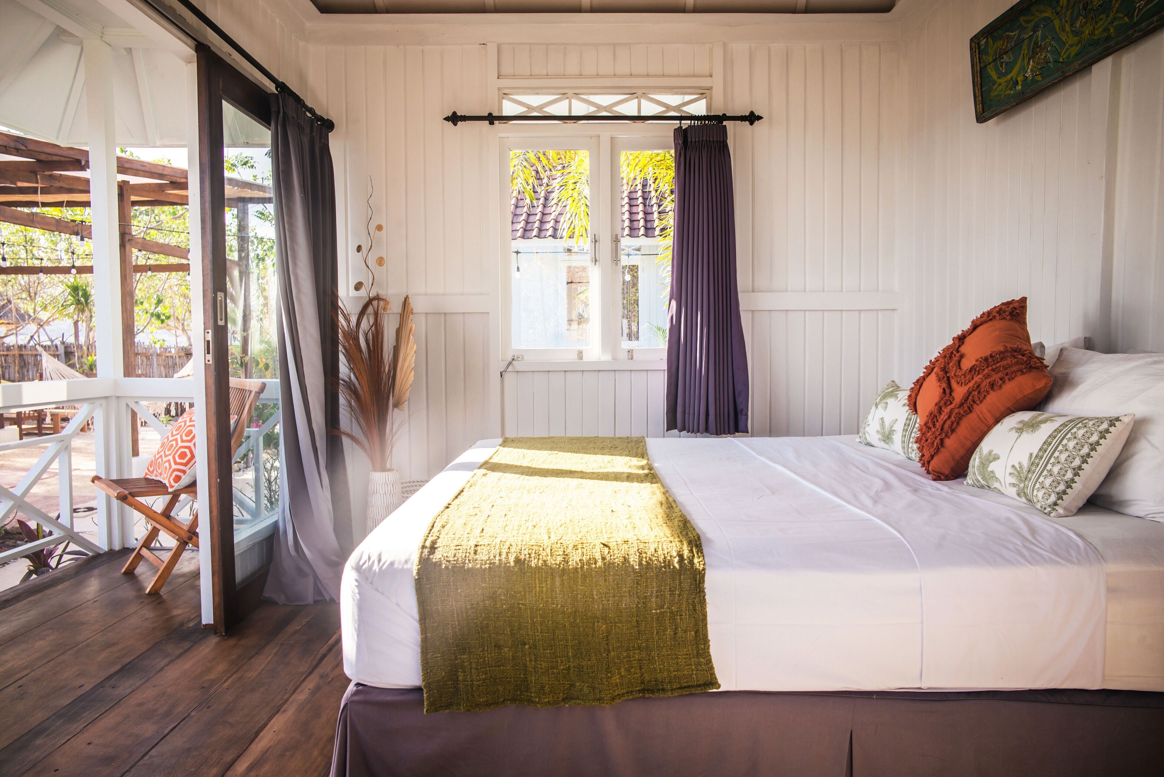 Literie de qualité, lit avec matelas à plateau-coussin