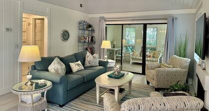 Beautiful Oceanwoods Cottage with Sunroom - Close to Beach and Night Heron Park