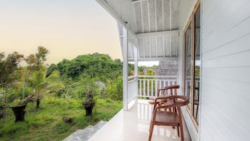 Habitación doble Deluxe | Escritorio, wifi gratis y ropa de cama