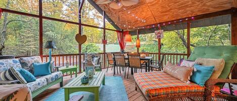 Smart TV, fireplace, video games, books