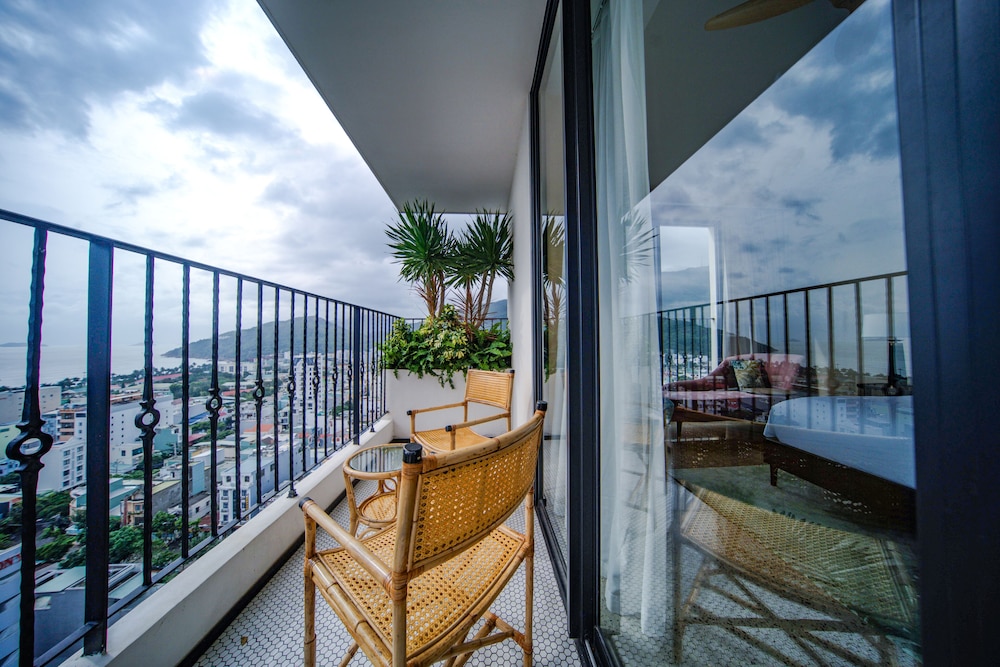 Interior View of L'Amor Boutique Hotel Quy Nhơn - Khách sạn gần biển view 360 toàn thành phố