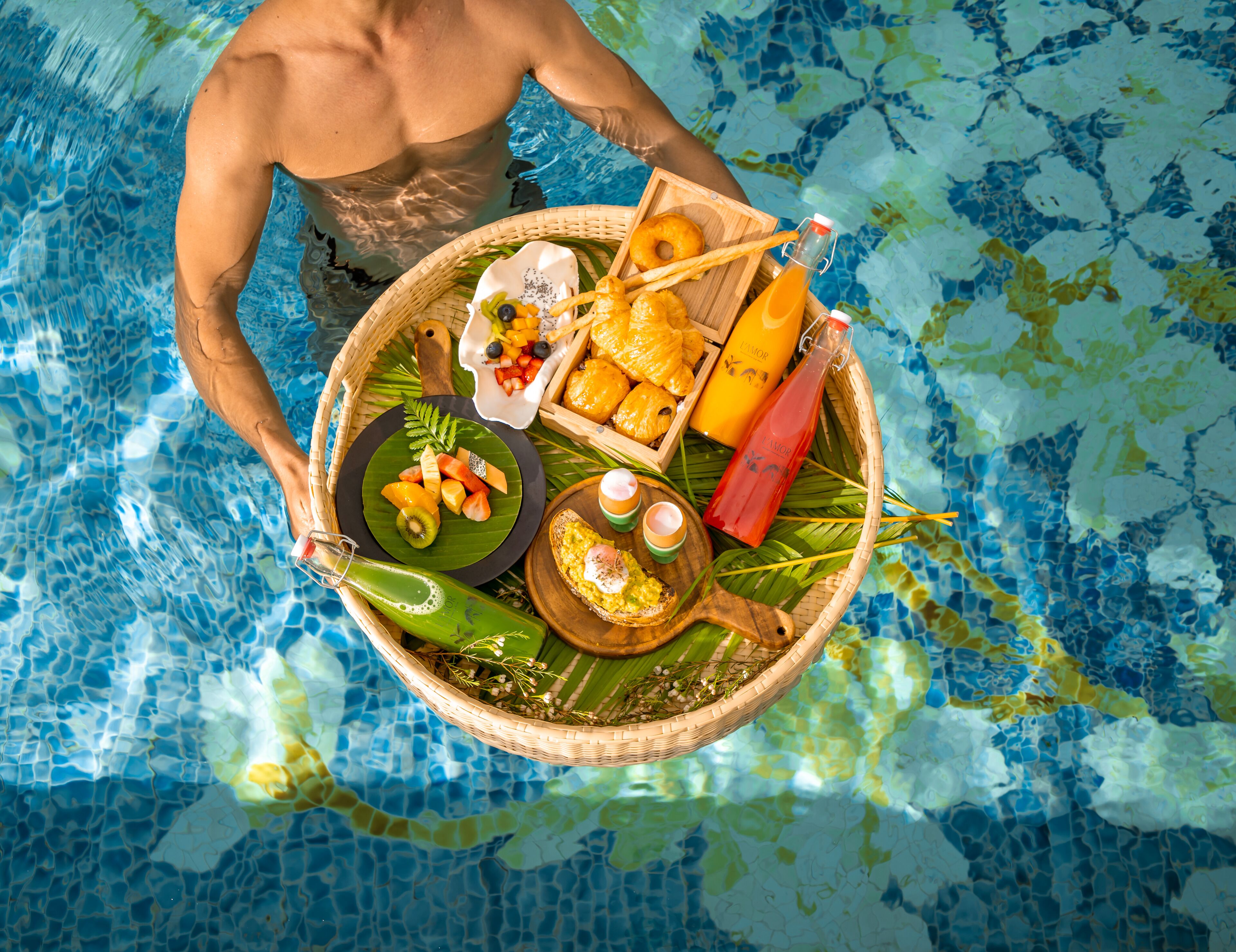 15 piscinas al aire libre (de 06:00 a 18:00), tumbonas