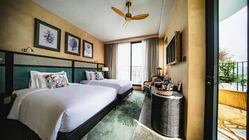 Deluxe Twin Room | 2 bedrooms, premium bedding, pillowtop beds, minibar