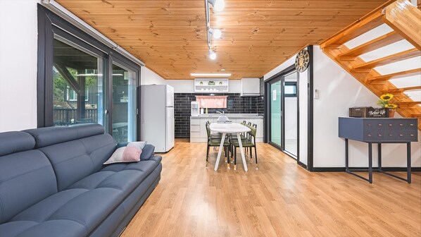 ห้องเบสิก, 1 ห้องนอน (haneulbichkijeuBdong pulbilla) | 1 ห้องนอน, Wi-Fi ฟรี