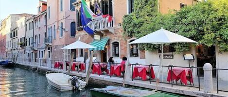 Restauration en plein air