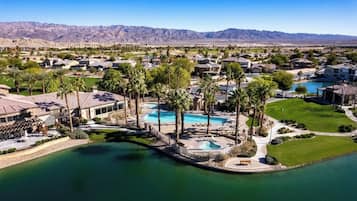 室外游泳池,恒温泳池