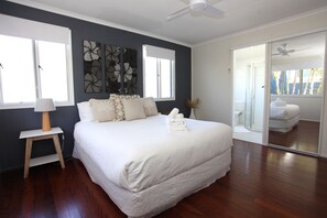 4 chambres, fer et planche à repasser, lit parapluie, Wi-Fi gratuit