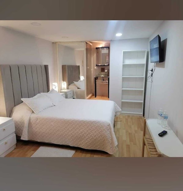 Decoración personalizada, muebles diferentes y escritorio