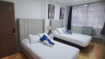 Club Room, 1 Bedroom (Habitacion no 6) | Down duvets, individually decorated, individually furnished, free WiFi