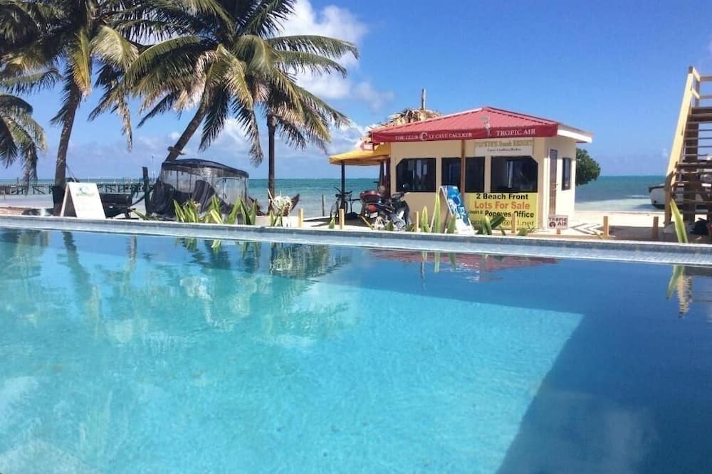 Club Rooms At Popeyes Beach Resort