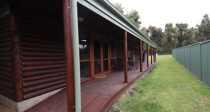 Short walk to beaches and town centre