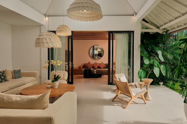 Terrace/patio - Modern & Luxury 4BR Villa in Seminyak w/ Fast Wifi (Badung)