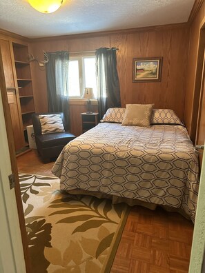 6 makuuhuonetta, työpöytä, silitysrauta/-lauta, Wi-Fi