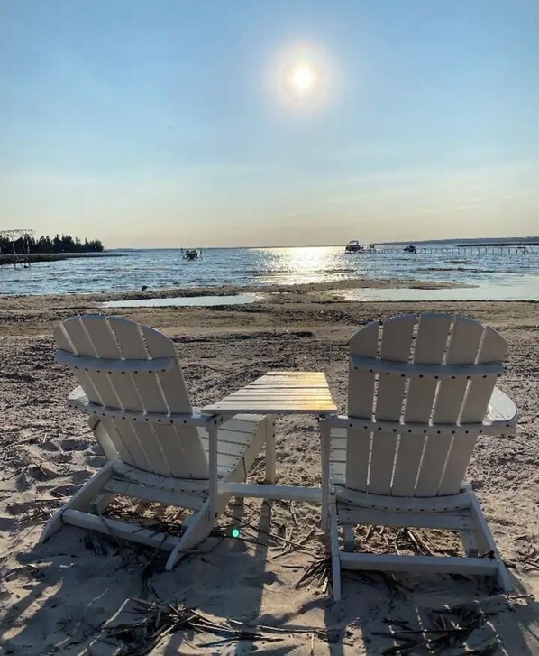 Chaise longue, serviettes de plage