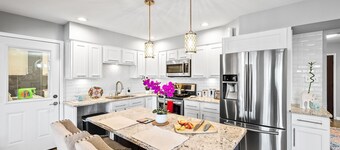 Family Central Oasis w/Pool Heating, BMT Grads, Game Room, Putt Putt, Media Room