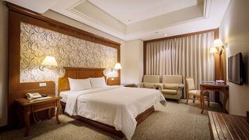 Quarto casal standard, banheira | Vista do quarto