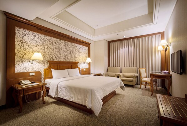 Standaard tweepersoonskamer, bad | Uitzicht vanuit de kamer