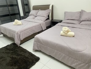 Rumah Deluks, 4 kamar tidur, Boleh Merokok | 4 kamar tidur, tirai kedap cahaya, dan setrika/meja setrika