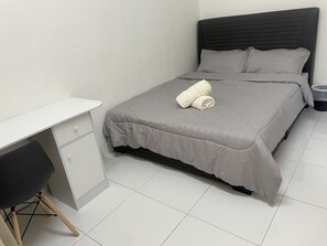 Deluxe House, 4 Bedrooms, Smoking | 4 bedrooms, blackout drapes, iron/ironing board, bed sheets - ZaraVip Homestay (Ipoh)