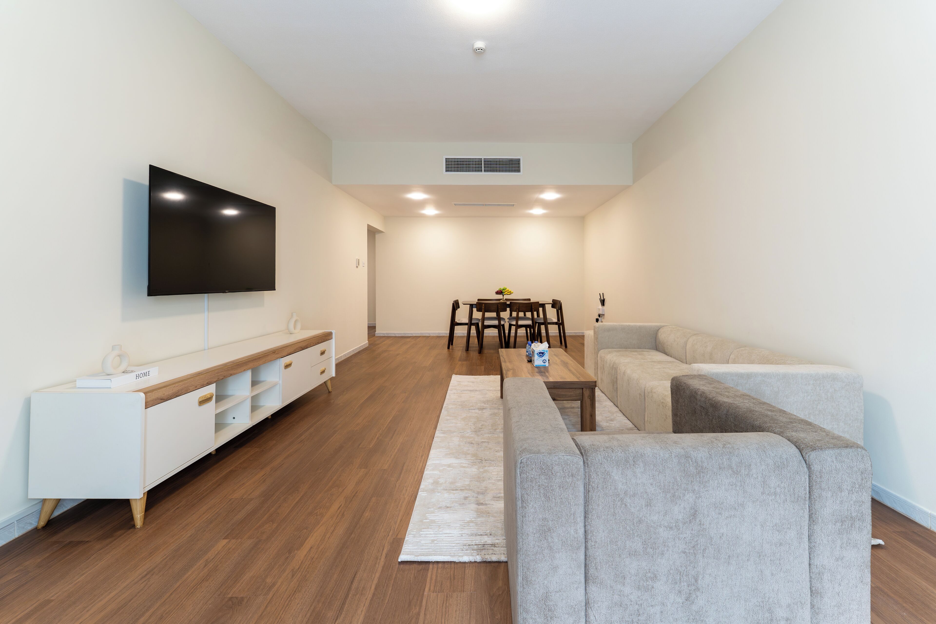 Appartement | Woonruimte | Een 50-inch ledtelevisie met digitale zenders