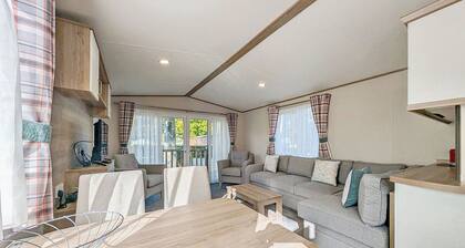 3 bedroom Gold Caravan Pet Friendly