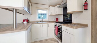 3 bedroom Gold Caravan Pet Friendly
