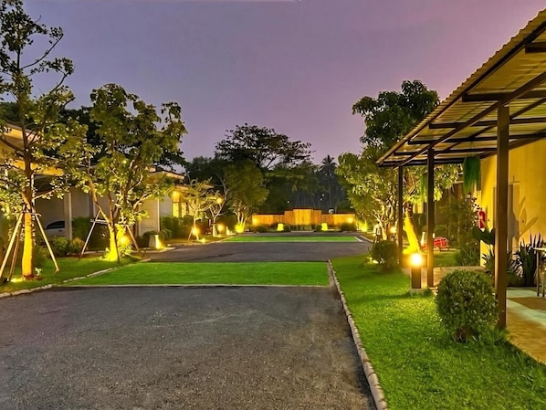 Exterior - Blue Moon Boutique Resort (Sichon)