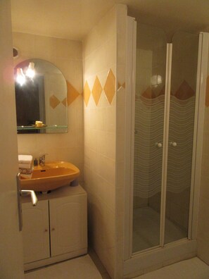 Een douche, een haardroger