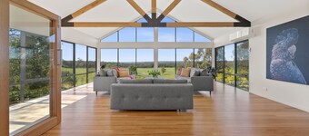 Springhill Views-Country Retreat-sleeps12