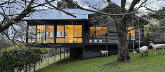 Springhill Views-Country Retreat-sleeps12