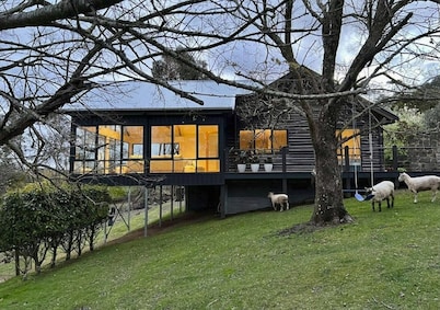 Springhill Views-Country Retreat-sleeps12