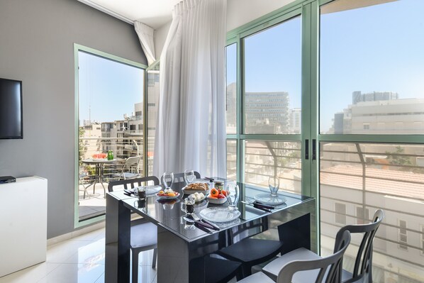 Apartment | 1 bedroom, free WiFi - Newly Renovated Apartment in Tel Aviv (Tel Aviv)