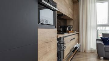 Apartment, 1 Schlafzimmer, Terrasse | Eigene Küche | Mikrowelle, Geschirrspüler, Wasserkocher mit Kaffee-/Teezubehör