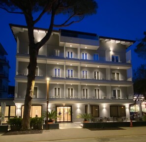 Front of property - Hotel Balaton (Riccione)