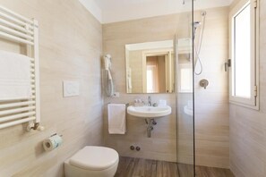 Bathroom - Hotel Balaton (Riccione)