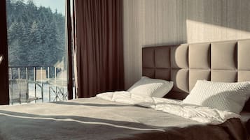 1 bedroom, desk, free WiFi, bed sheets