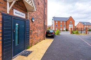 Exterior - Stunning and Modern 2 Bedroom Apt in Liverpool (Liverpool)