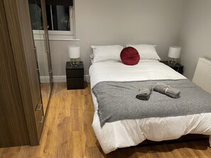 Apartamento, varias camas | 2 dormitorios, wifi gratis, ropa de cama