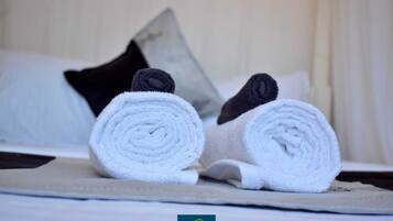 Casa, 2 camas de matrimonio | 2 dormitorios, tabla de planchar con plancha, wifi gratis y ropa de cama