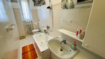 Apartment, Multiple Beds | Bathroom