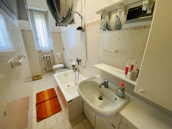 Apartment, Multiple Beds | Bathroom - Cozy 2-bedrooms Apartment Fully-equipped Kitchen (Paderno Dugnano)