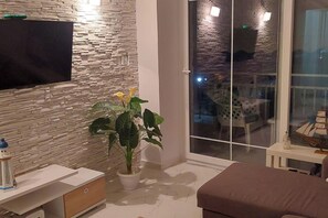 Living area - Apartment - Sleeps 2 - Parking - Balcony (Thermaikos)