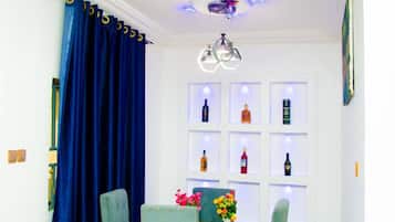 Studio Suite | In-room dining