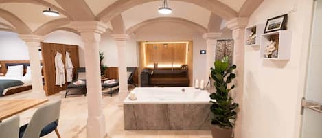 Suite Studio Deluxe | Bain à remous privé