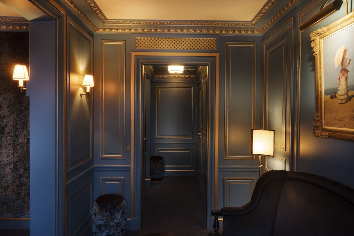 Junior Suite Marcel Proust | 3 slaapkamers, luxe beddengoed, een minibar, een kluis op de kamer