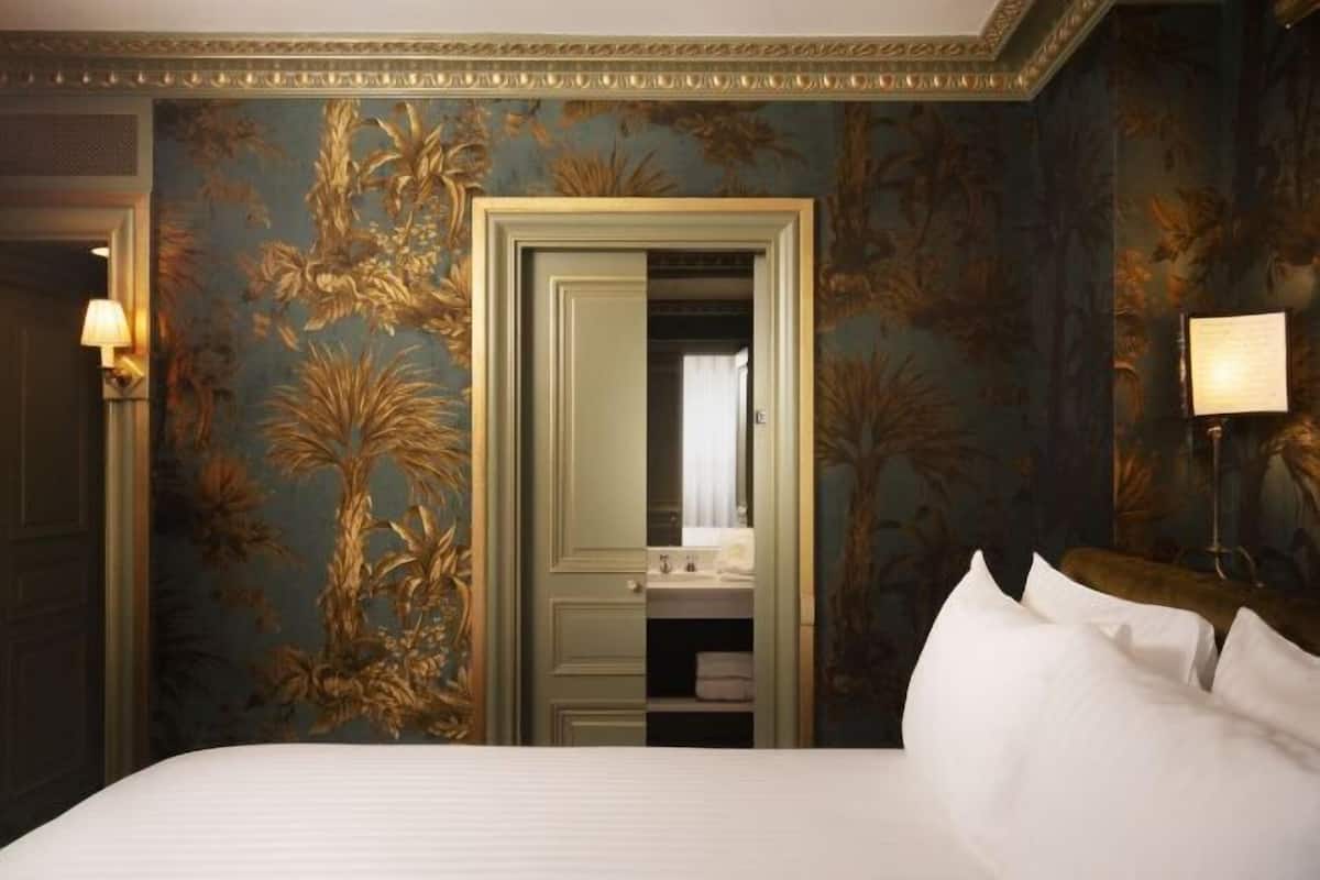 Ropa de cama de alta calidad y minibar