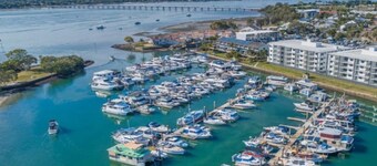 Beautiful Townhouse with Water Views